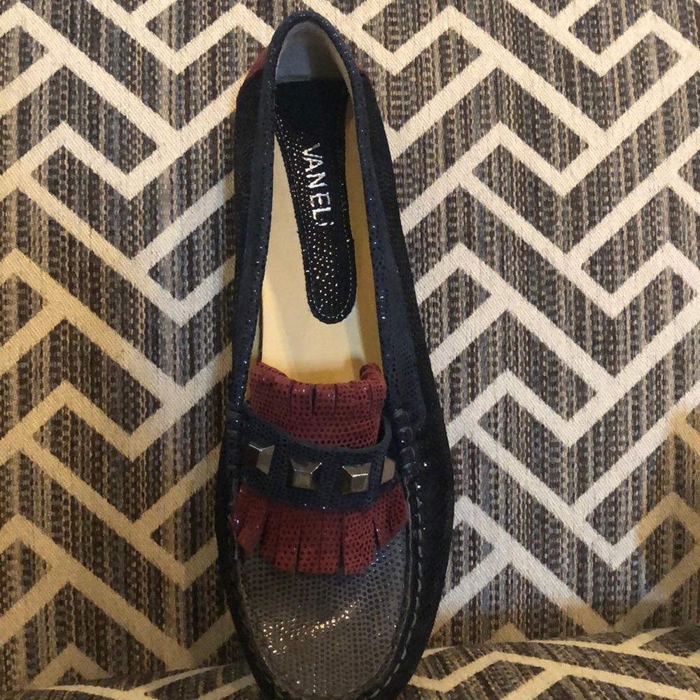 NWOT loafers black gray & maroon shiny patent